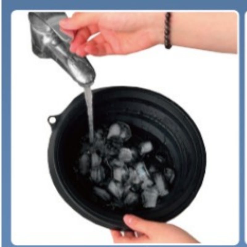 This & That Store Collapsible Silicone Ice Basin