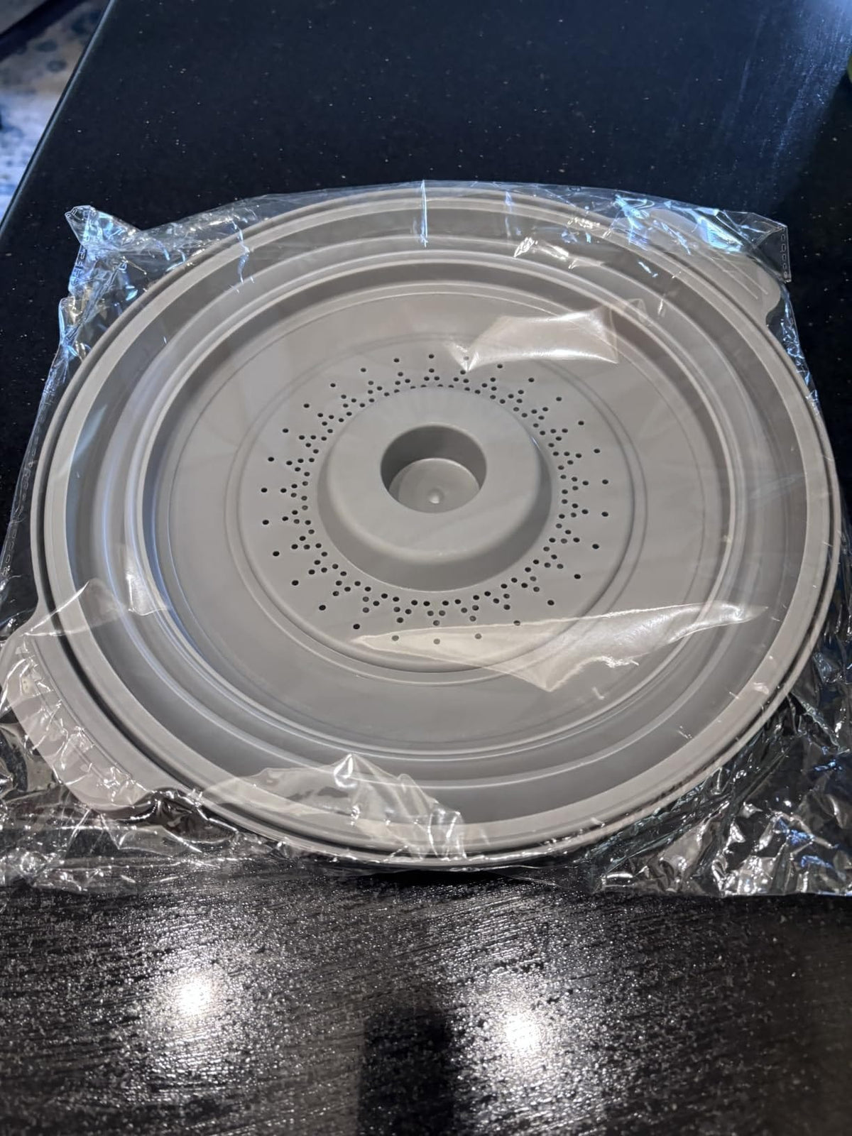 This & That Store Kitchen Accessories 10.6" Silicone Microwave Splatter Cover & Anti-Scald Base Mat Set